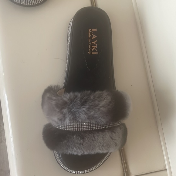 Very beautiful slippers for every day. - Picture 2 of 6